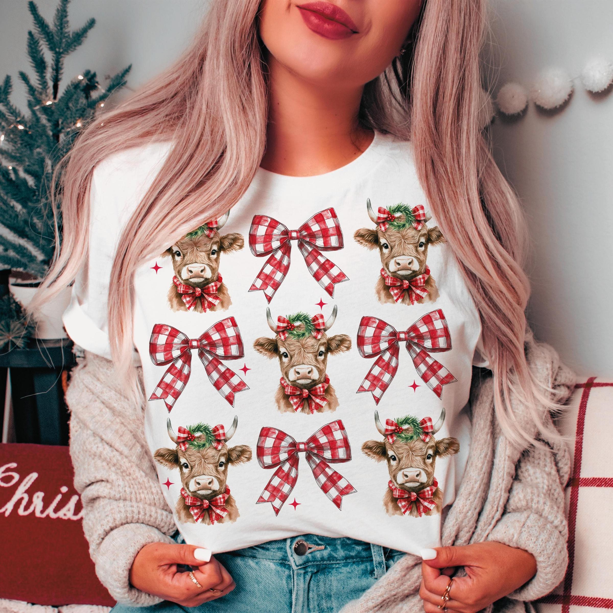 Christmas Coquette Highland Cow Shirt Western Merry Xmas T-Shirt Aesthetic Christmas Sweatshirt Highland Cow Holiday Clothing Unisex